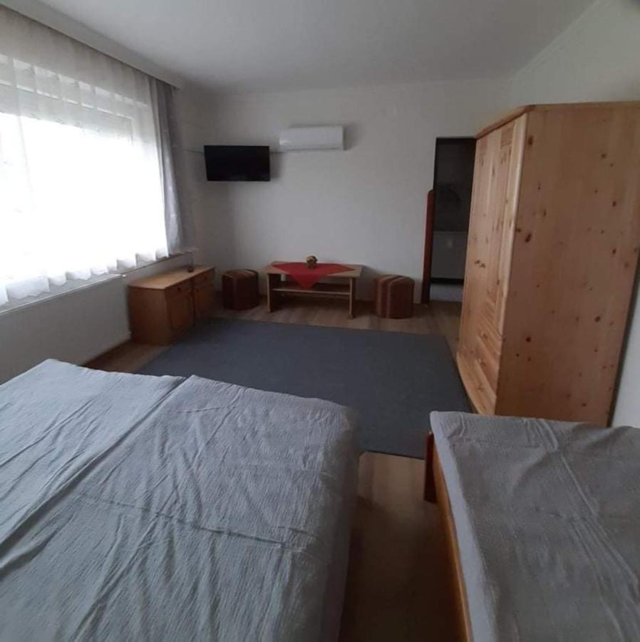 Hotel Pegazus Vendégház Hajdúszoboszló Exterior foto